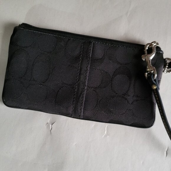EUC COACH BLACK & TAN WRISTLET CLUTCH W/ LEATHER ACCENTS - Picture 2 of 9